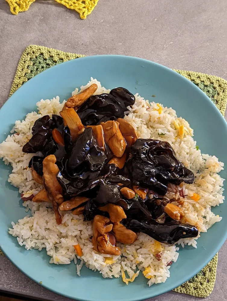 Poulet Aux Champignons Noirs